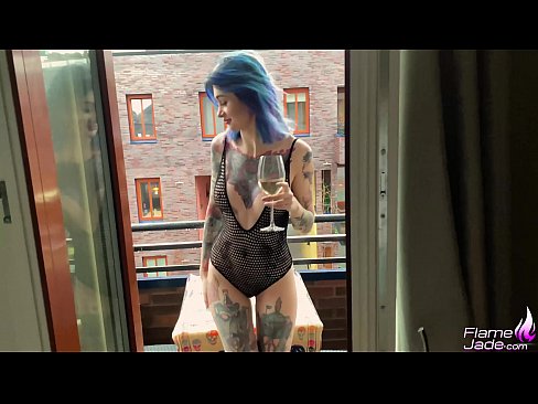 ❤️ دختر فوق العاده ای که با آب دهان می مکد و با شور و شوق زیر آسمان باز می مکد ویدیو سکس در ما fa.28films.ru ❌️❤